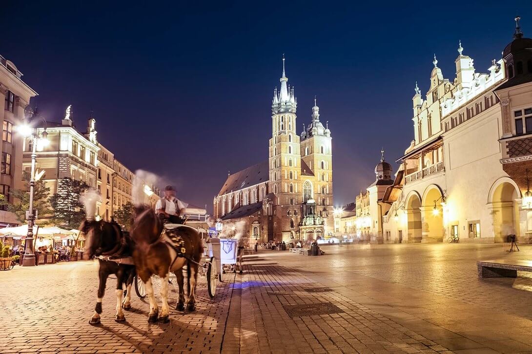Cracow Market Square by night